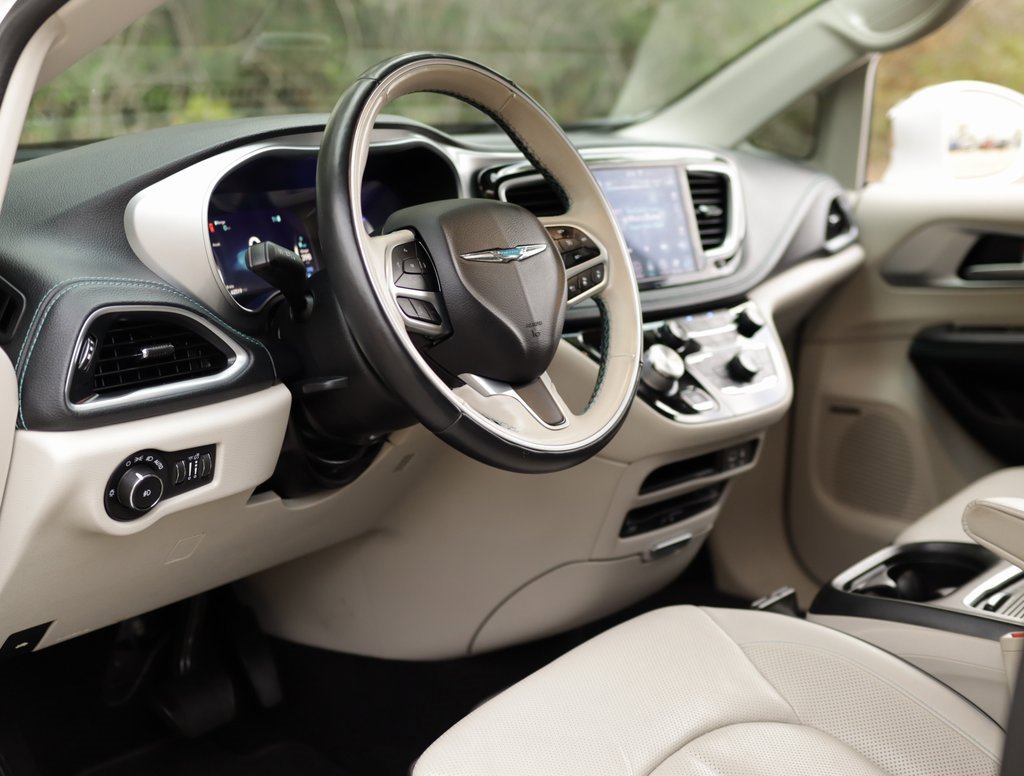 Used 2018 Chrysler Pacifica Limited w/ Advanced Safetytec Group image 9