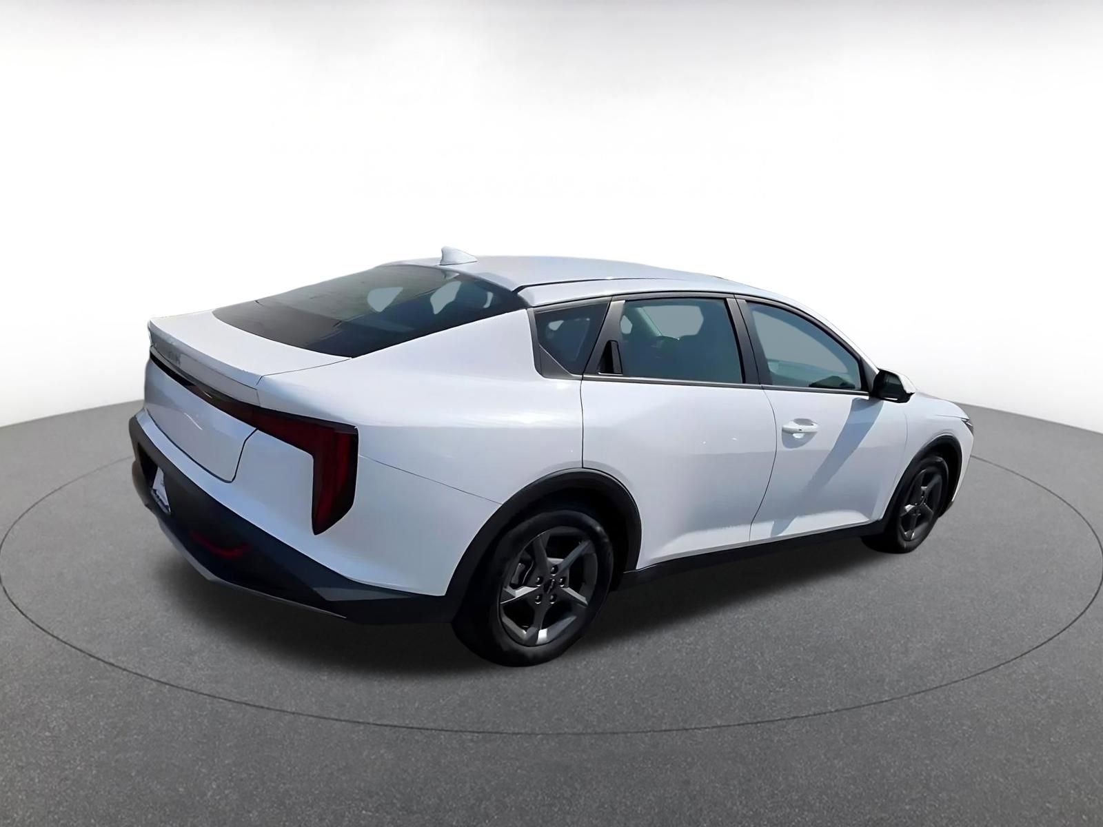 Used 2025 Kia K4 LXS image 15