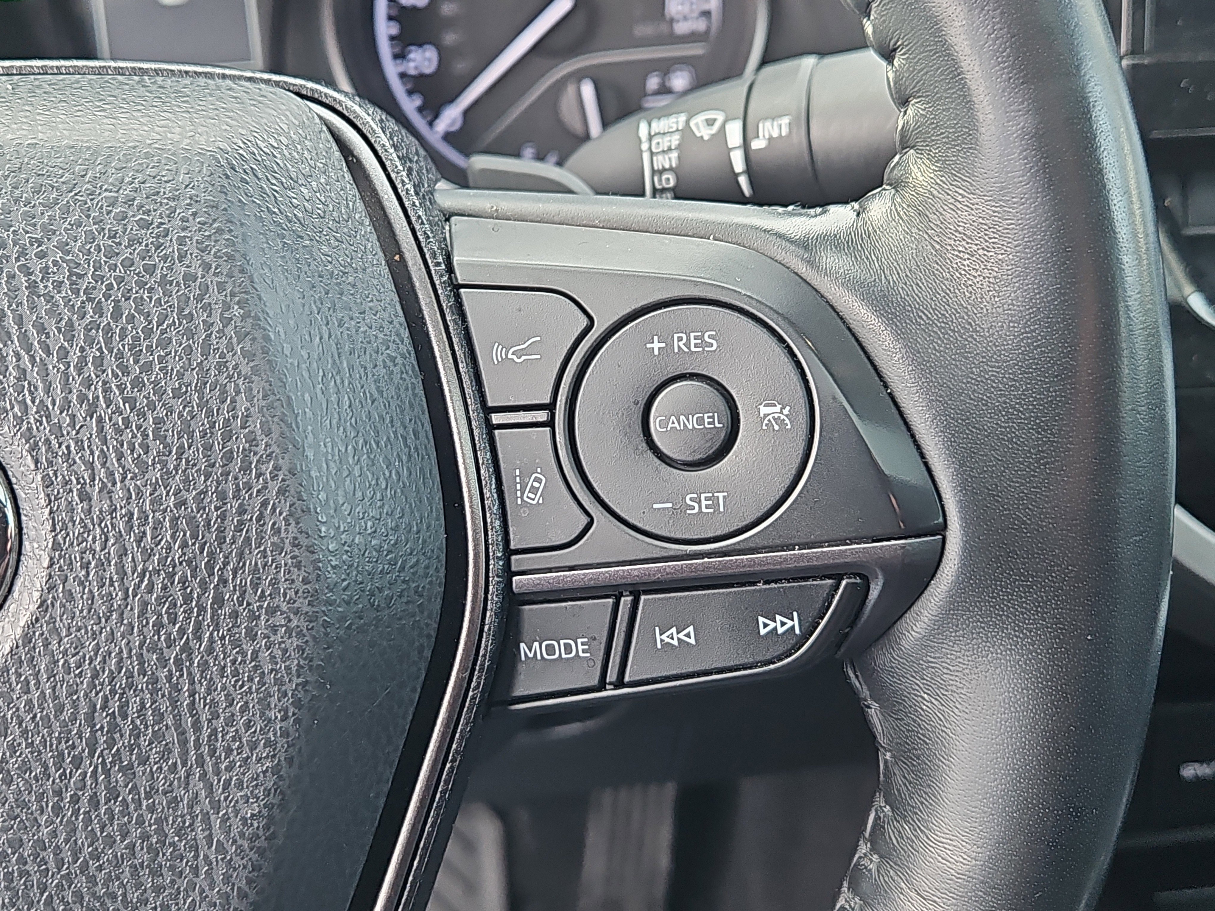 Used 2022 Toyota Camry SE image 17