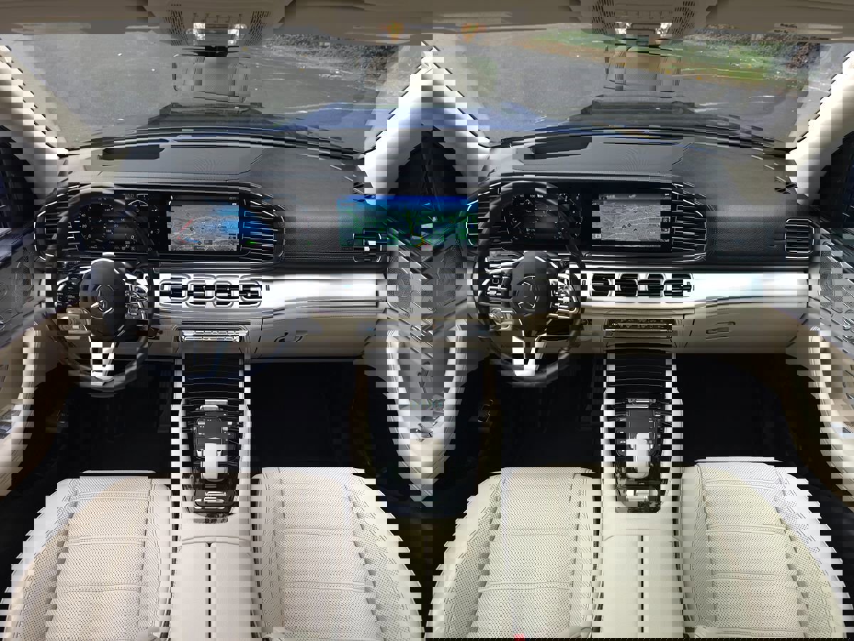 Used 2022 Mercedes-Benz GLS 450 4MATIC image 10