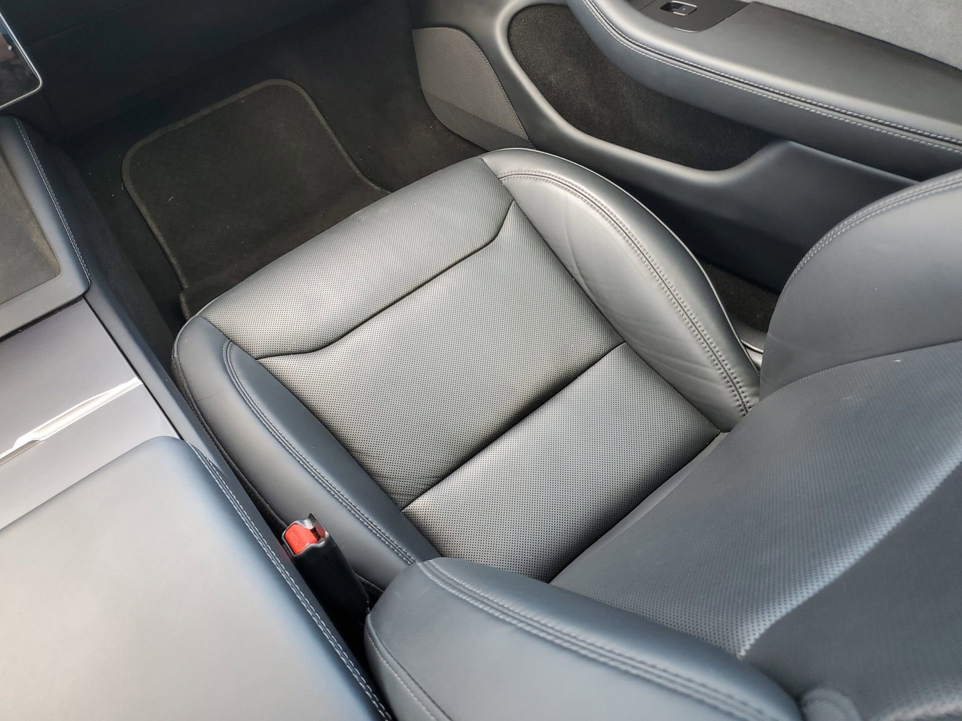 Used 2025 Tesla Model 3 image 16