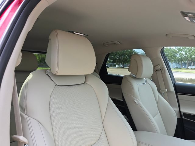 Used 2025 Genesis GV70 2.5T AWD/4WD image 11