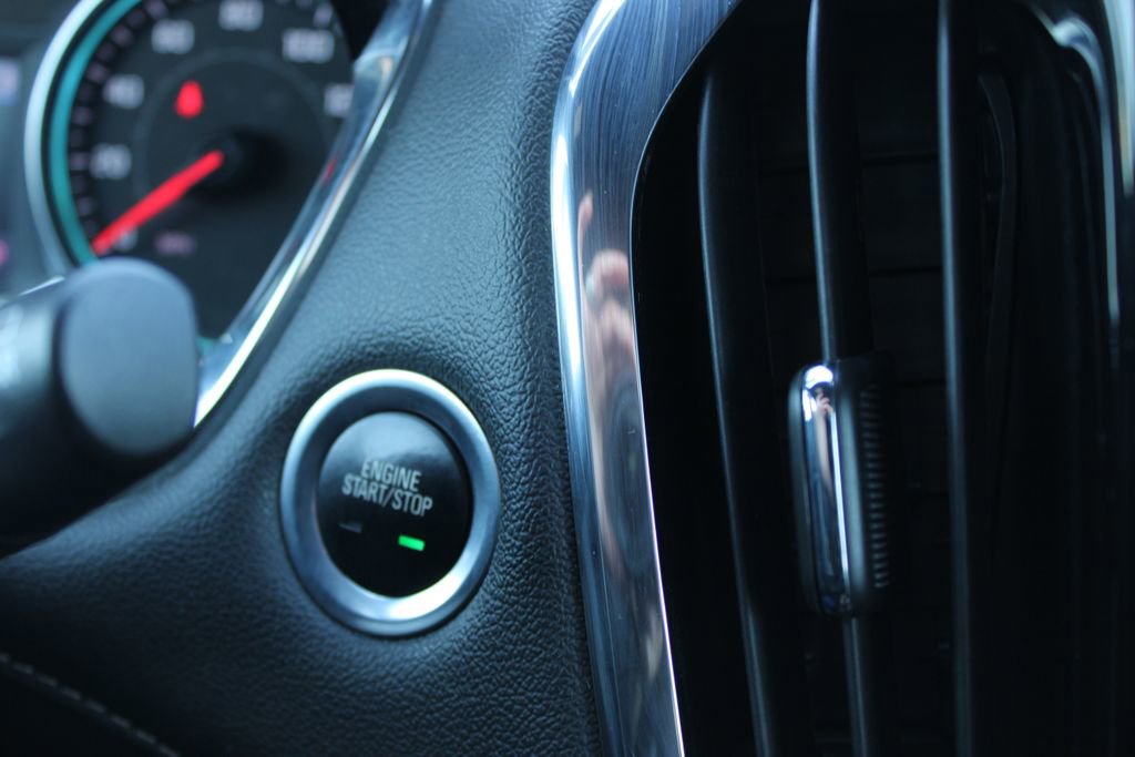 Used 2023 Chevrolet Traverse LT image 42