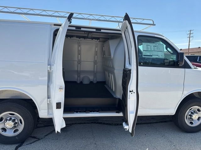 New 2026 Chevrolet Express 2500 w/ Driver Convenience Package RWD image 7