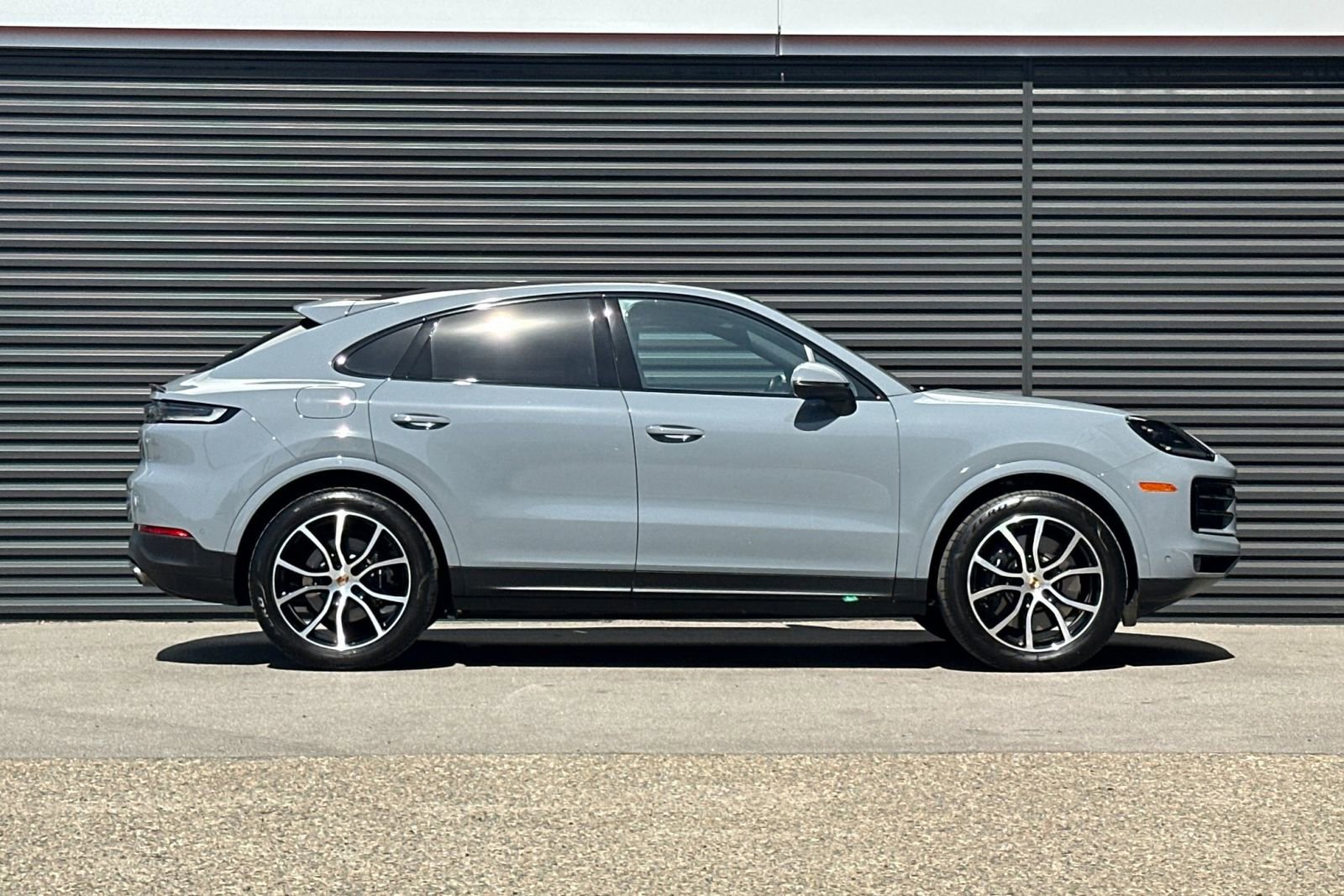 Used 2025 Porsche Cayenne S image 9