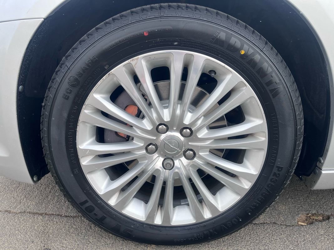 Used 2012 Chrysler 300 C image 33