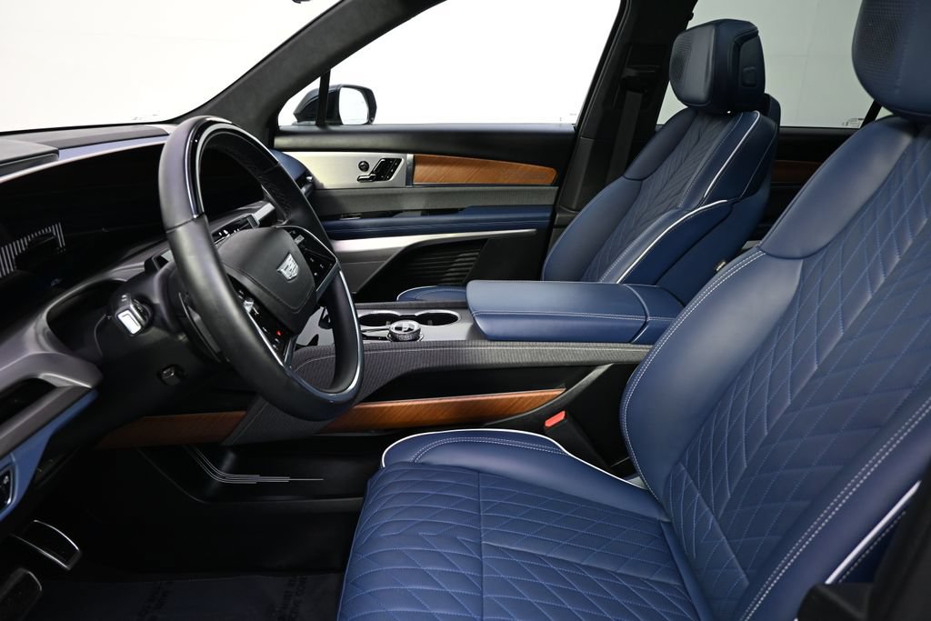 New 2026 Cadillac Vistiq Premium Luxury w/ LPO, Floor Liner Package AWD/4WD image 13