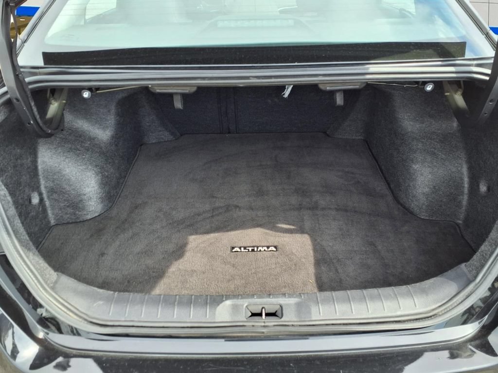 Used 2025 Nissan Altima 2.5 SV FWD image 24