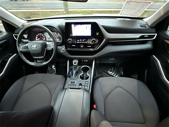 Certified 2024 Toyota Highlander LE image 17