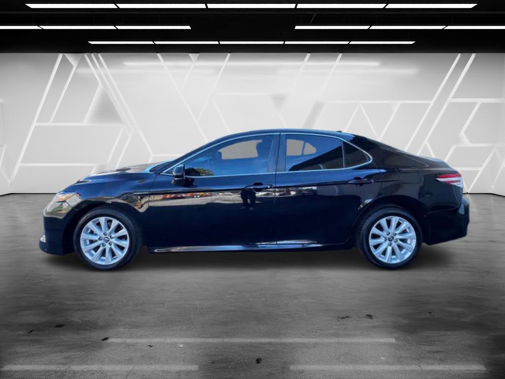Used 2019 Toyota Camry LE image 6