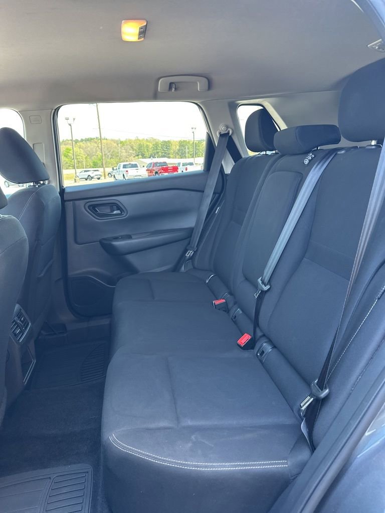 Used 2024 Nissan Rogue S AWD/4WD image 12