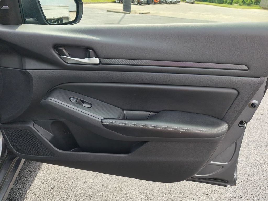 Used 2024 Nissan Altima 2.5 SV FWD image 28