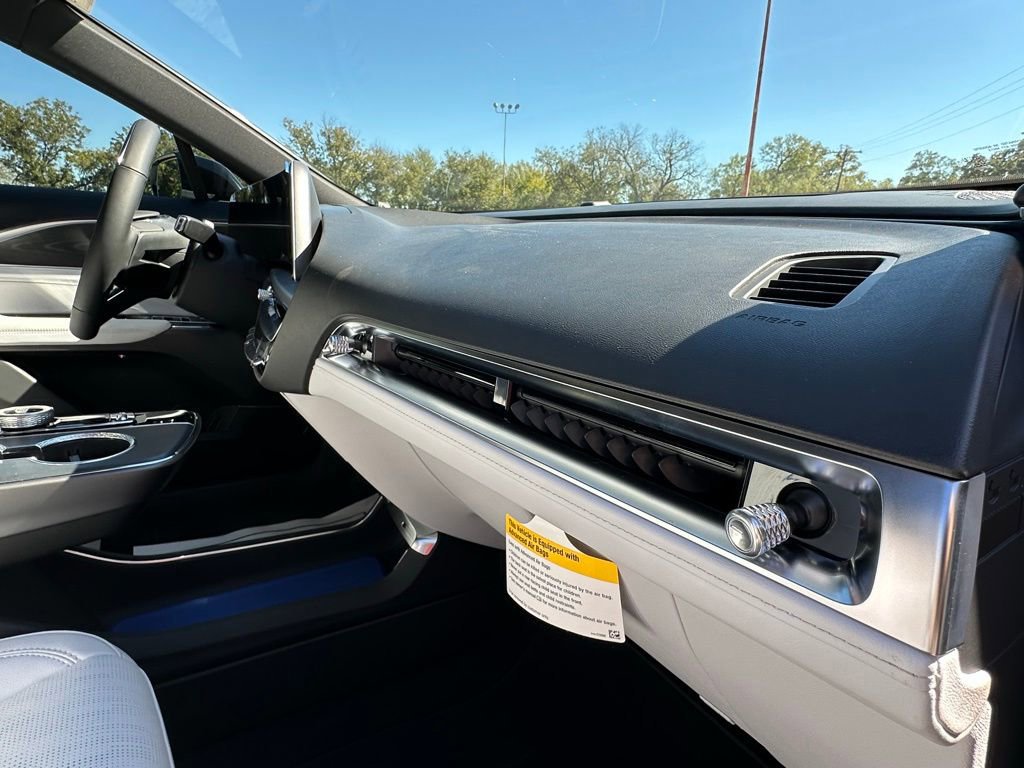 New 2026 Cadillac Lyriq Sport image 11