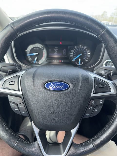 Used 2017 Ford Fusion SE w/ Equipment Group 201A image 11