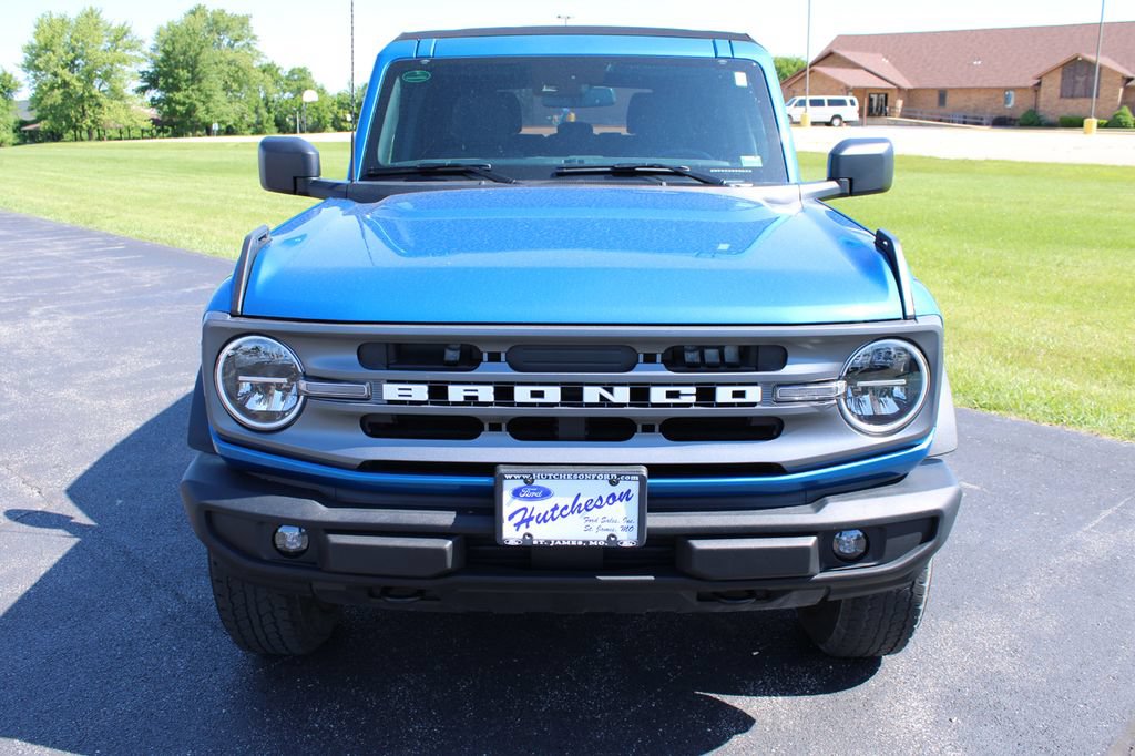 Used 2023 Ford Bronco 4-Door AWD/4WD image 2