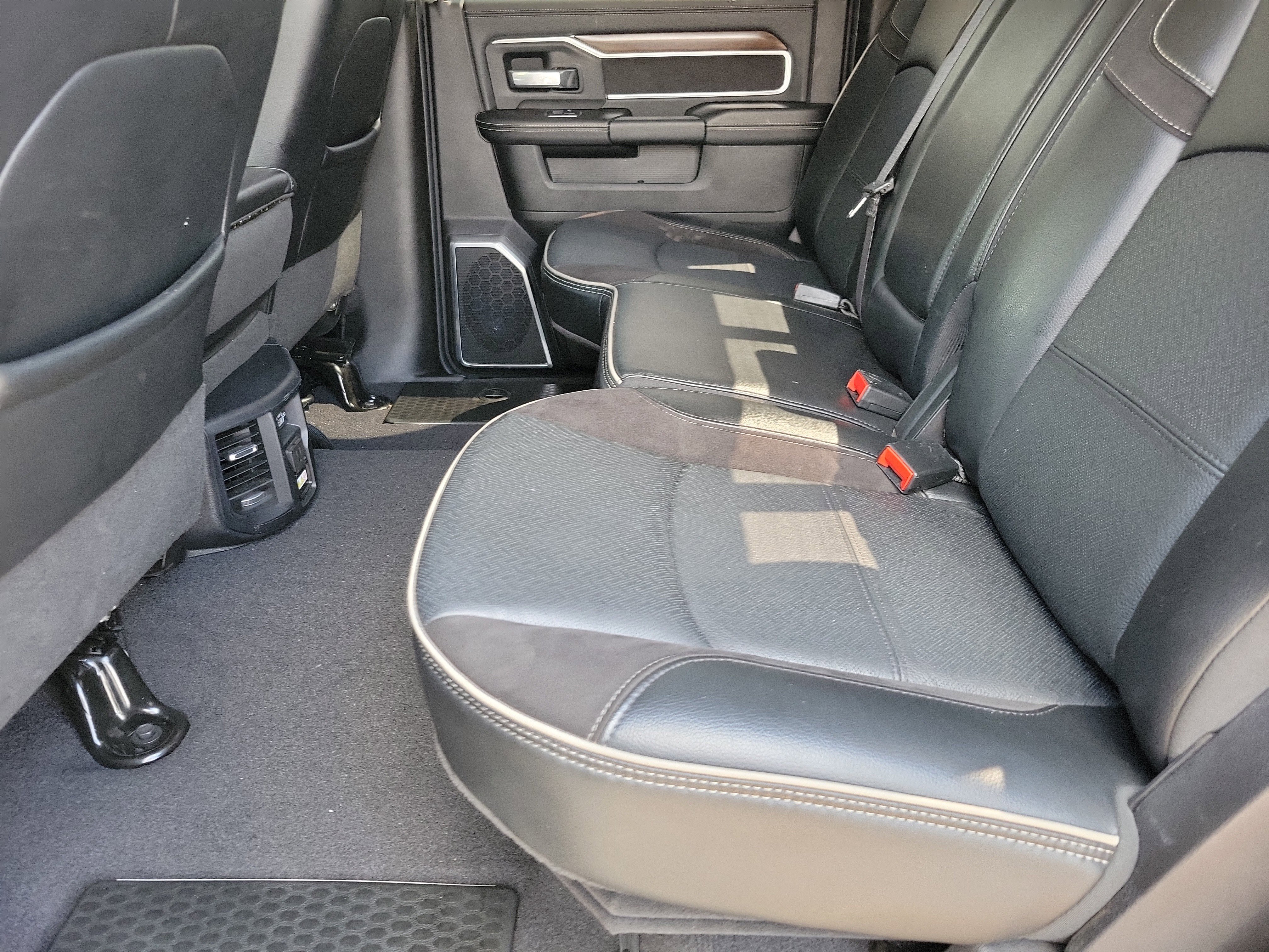 Used 2024 RAM 2500 Laramie w/ Safety Group image 8