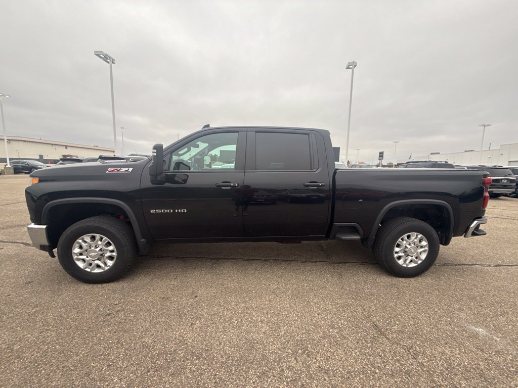Used 2020 Chevrolet Silverado 2500 LT w/ Convenience Package AWD/4WD image 4
