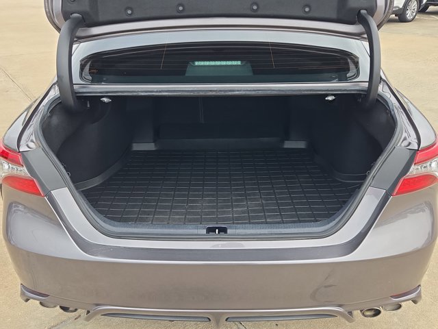 Used 2022 Toyota Camry XSE FWD image 6