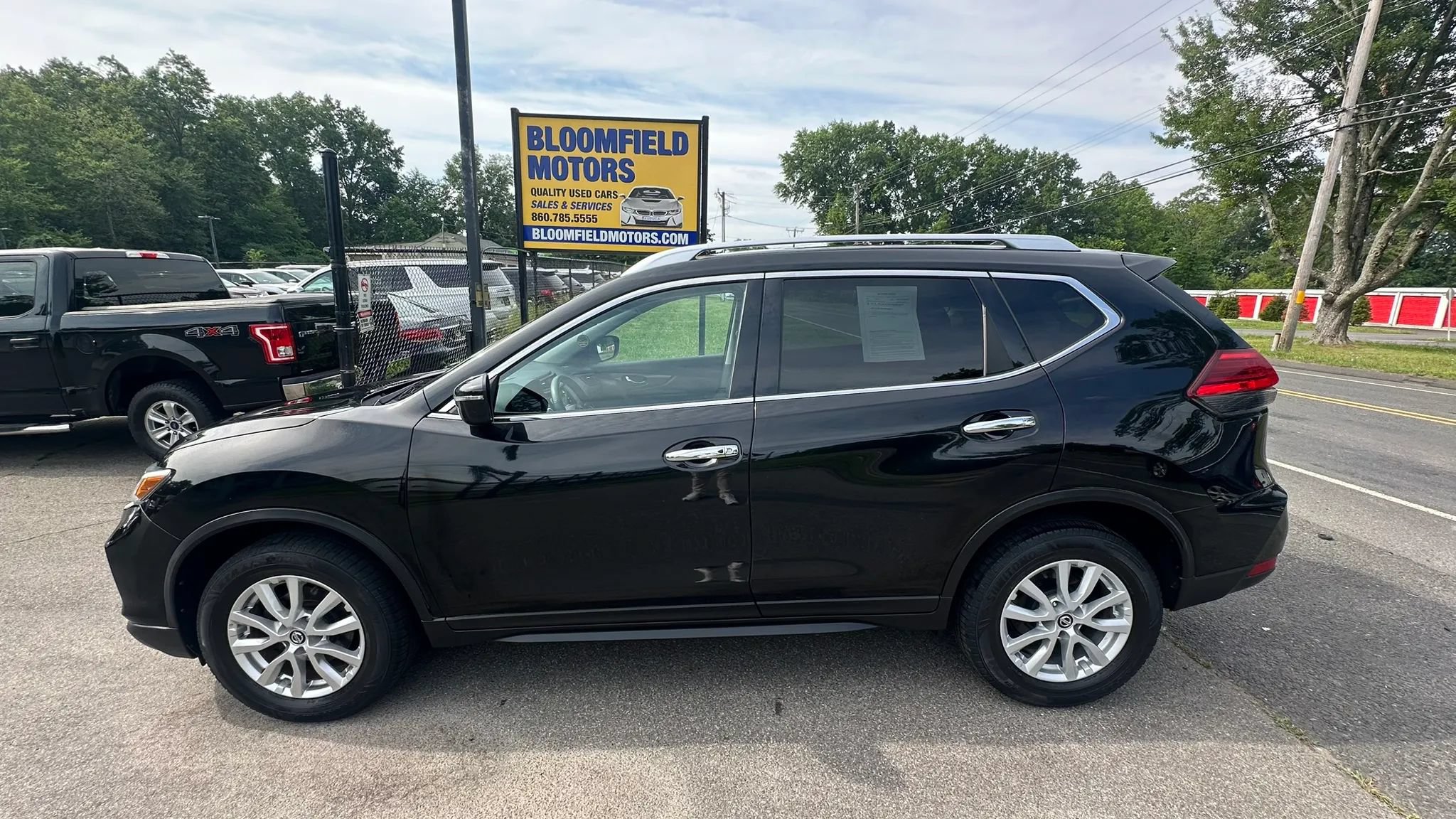Used 2017 Nissan Rogue SV AWD/4WD image 8