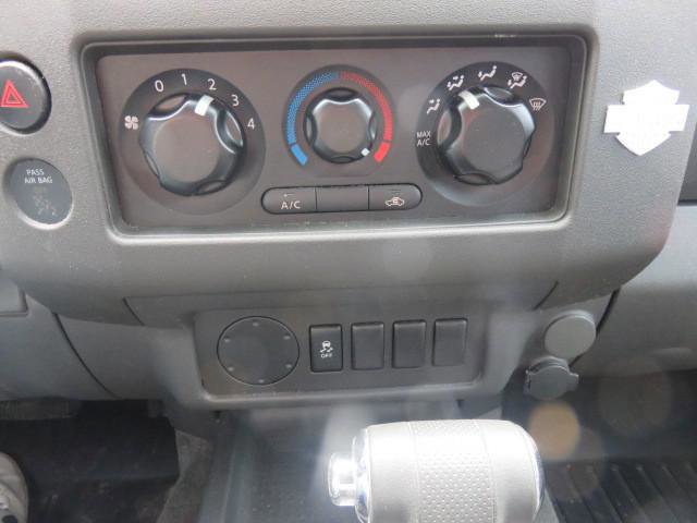 Used 2012 Suzuki Equator Premium image 17