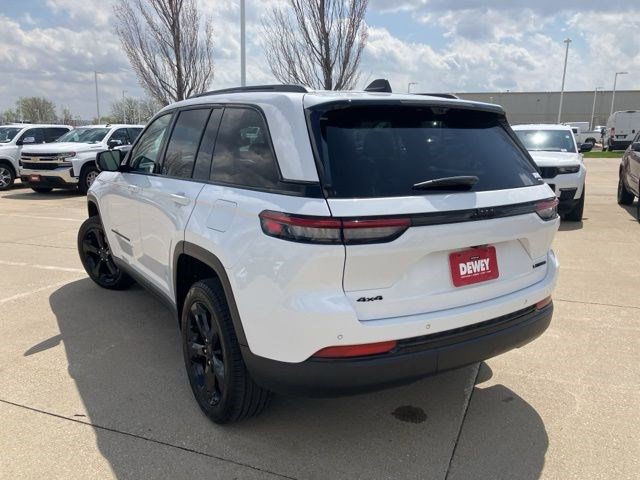 Certified 2023 Jeep Grand Cherokee Limited w/ Luxury Tech Group II AWD/4WD image 8