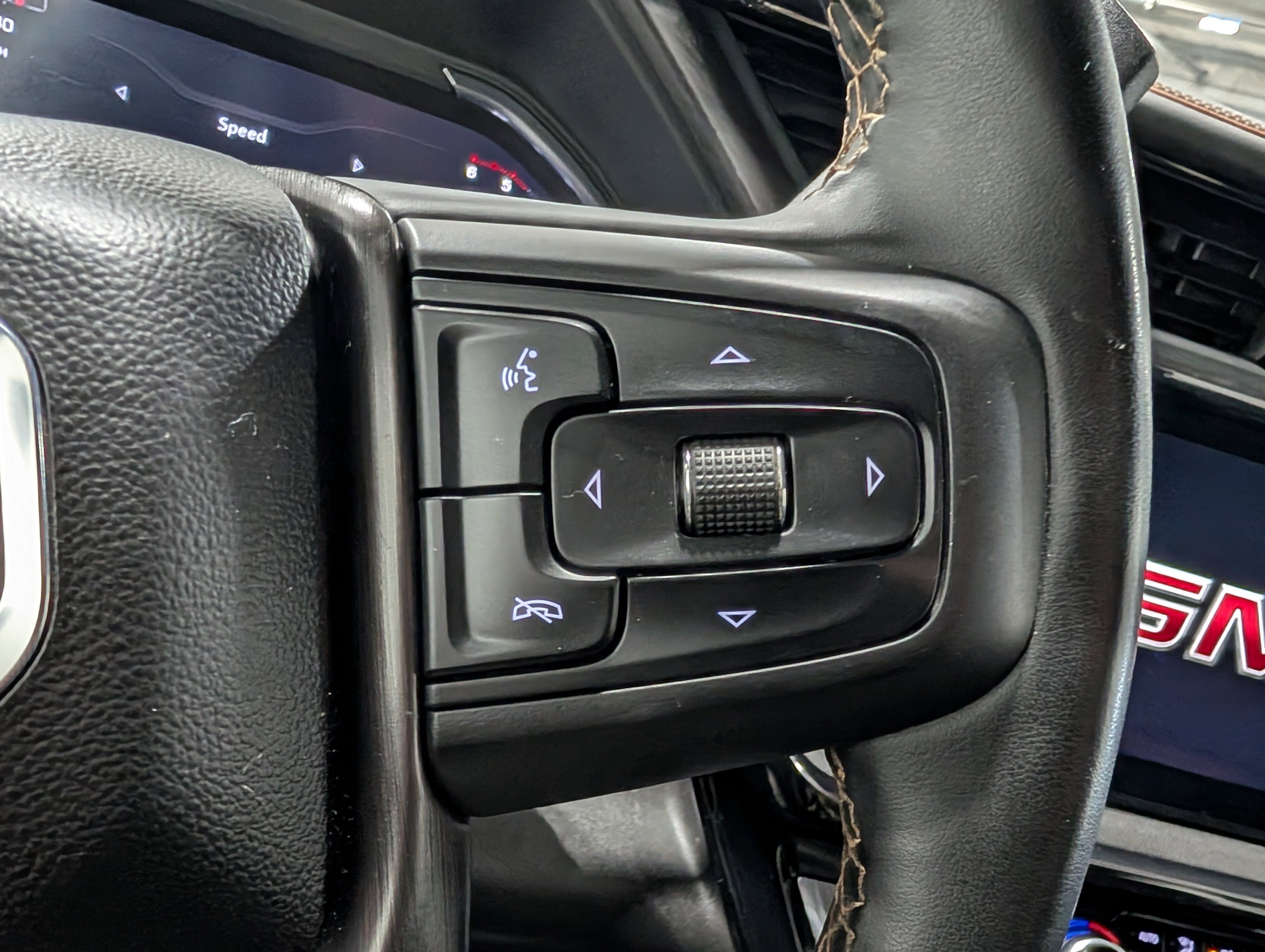 Used 2025 GMC Sierra 3500 AT4 w/ AT4 Premium Plus Package image 24