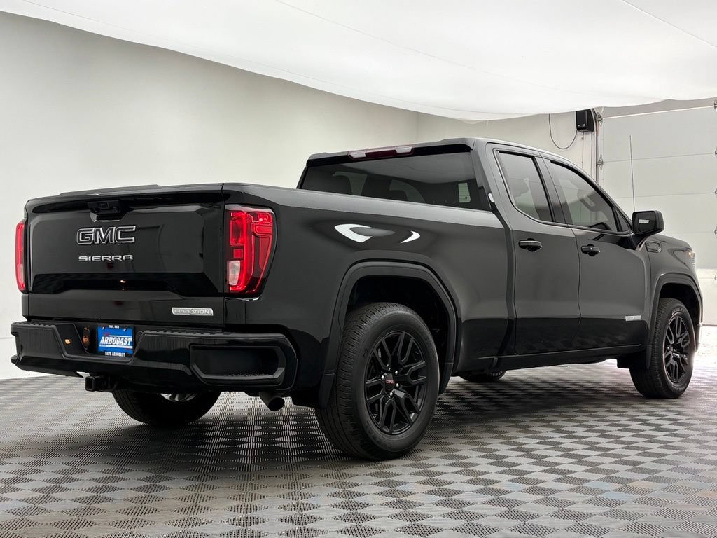 Used 2023 GMC Sierra 1500 Elevation w/ LPO, Elevation Black Package AWD/4WD image 7