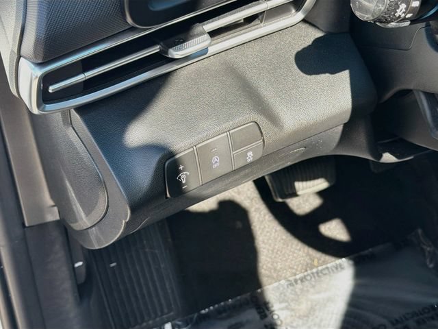 Certified 2024 Hyundai Elantra SE FWD image 10