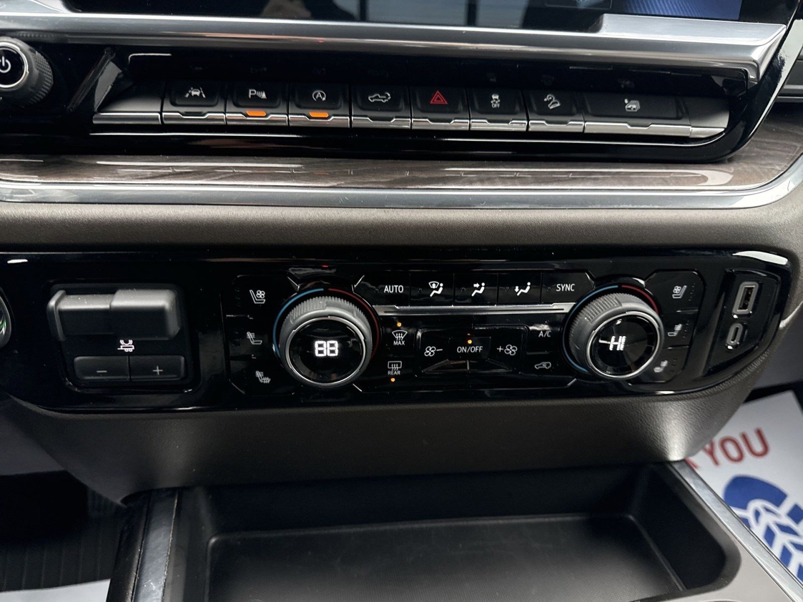 Used 2024 Chevrolet Silverado 1500 LTZ w/ Technology Package image 19