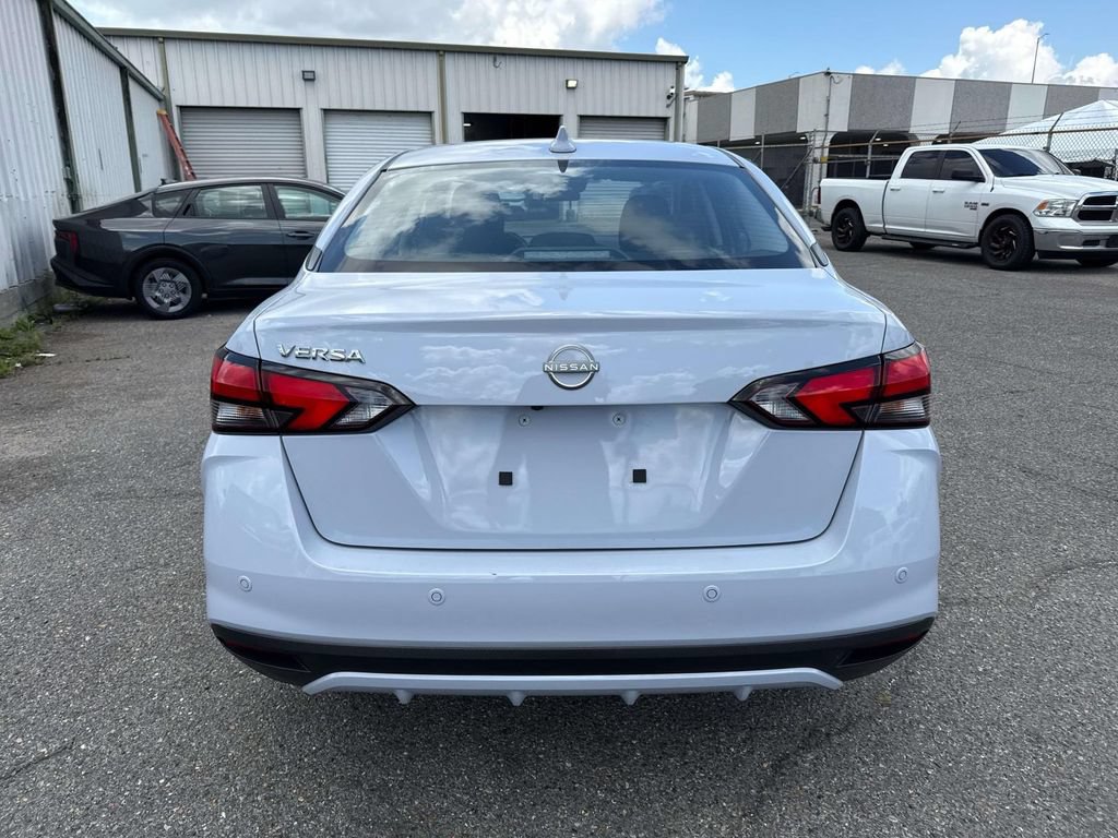 Used 2025 Nissan Versa SV w/ Trunk Package FWD image 7