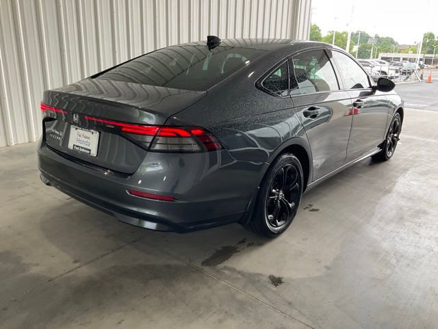 Used 2025 Honda Accord SE image 18