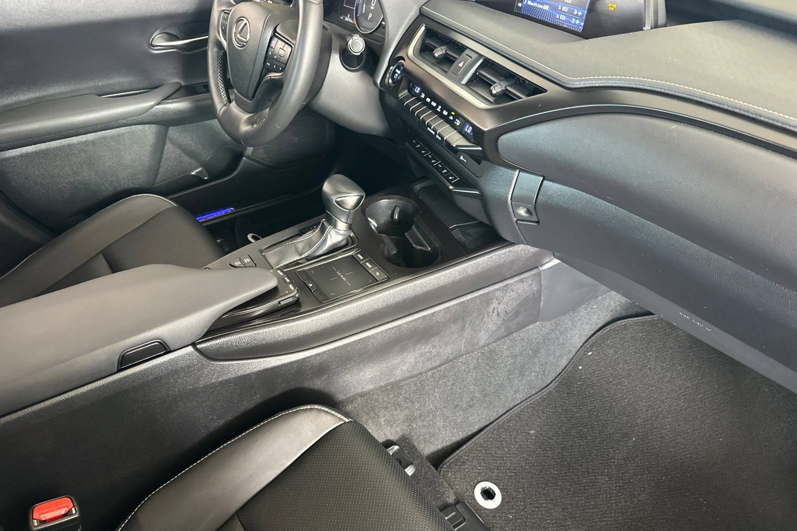 Certified 2020 Lexus UX 250h w/ Premium Package AWD/4WD image 13