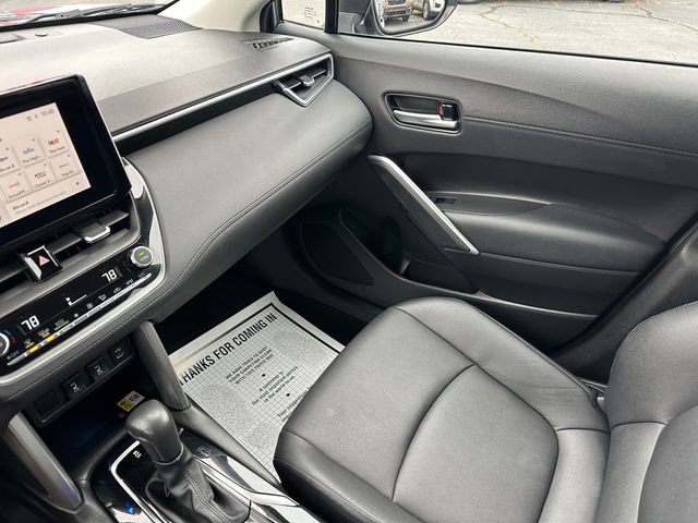 Used 2023 Toyota Corolla Cross XLE image 28