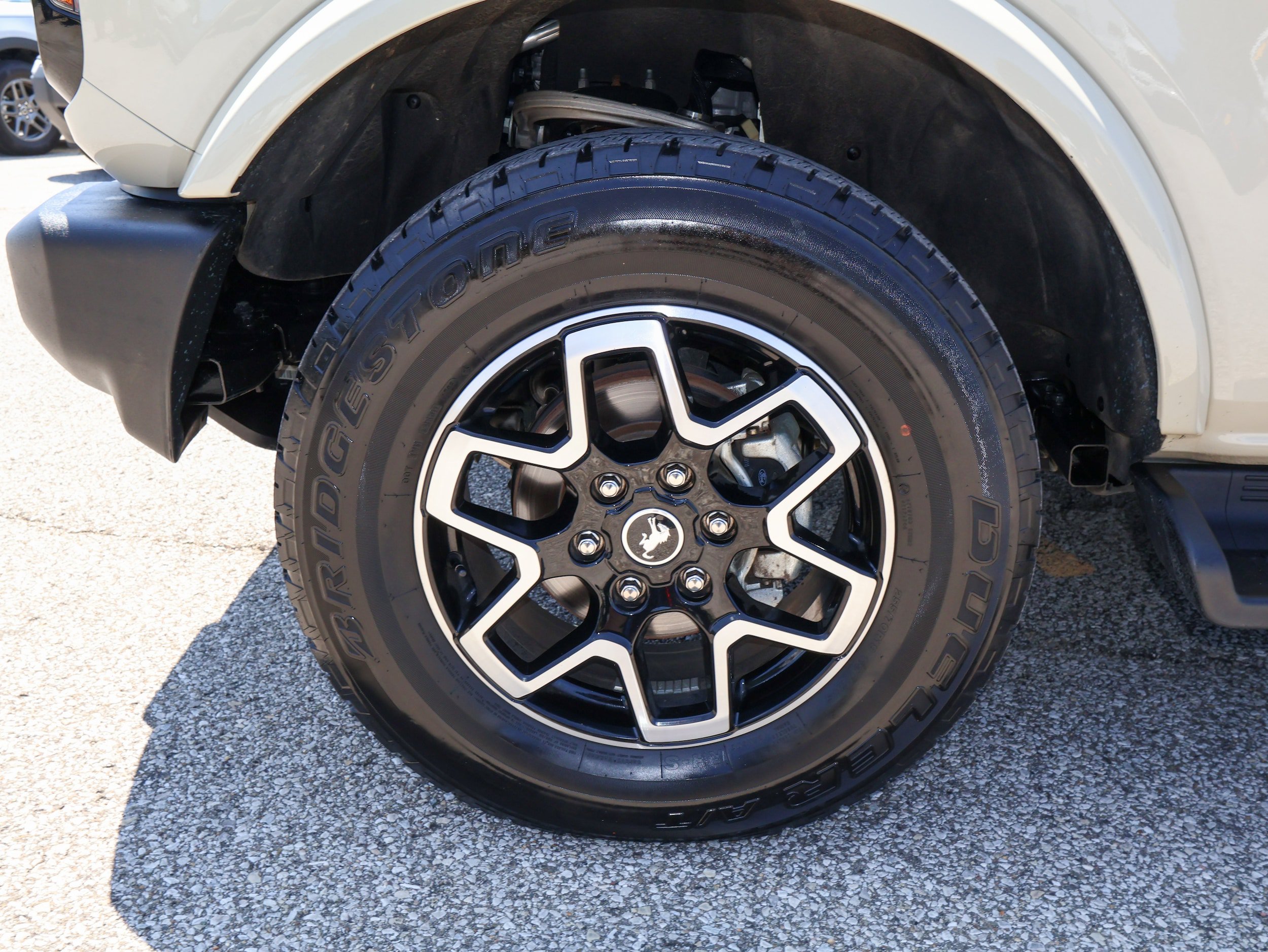 Used 2025 Ford Bronco Outer Banks AWD/4WD image 34