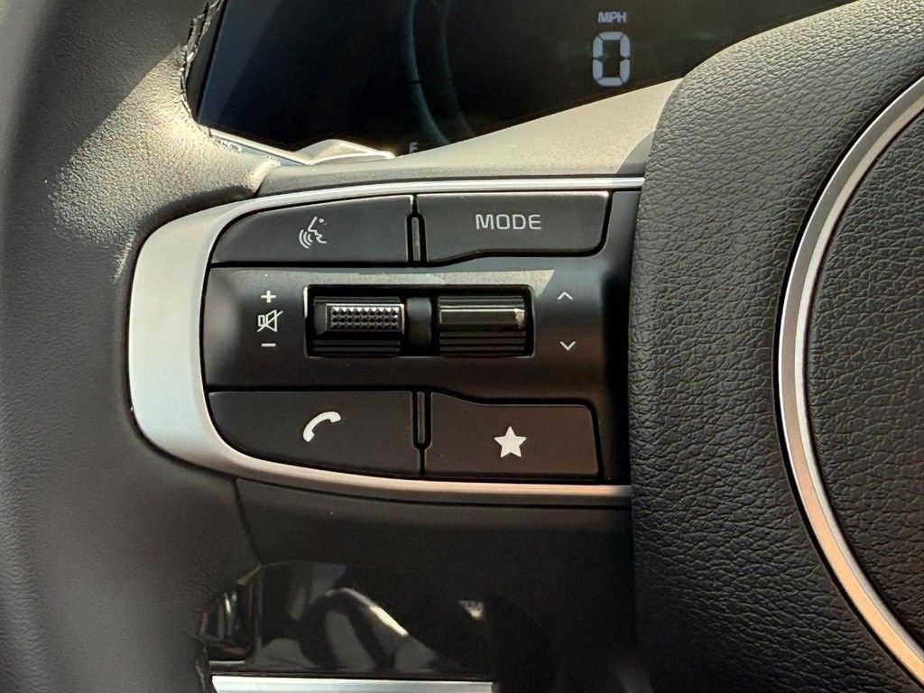 Used 2025 Kia Sportage EX w/ EX Premium Package image 9