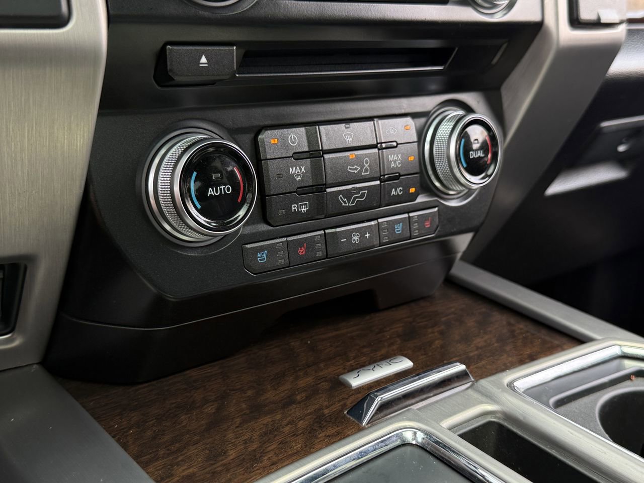 Used 2017 Ford F150 Platinum AWD/4WD image 21