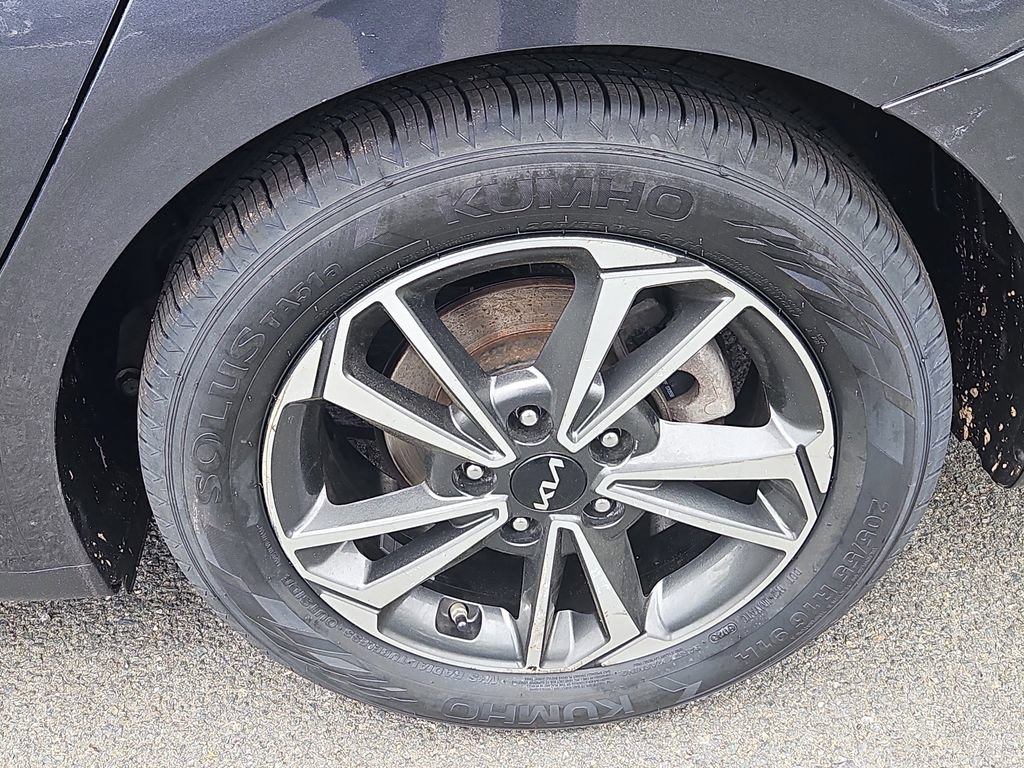 Certified 2023 Kia Forte LXS FWD image 8
