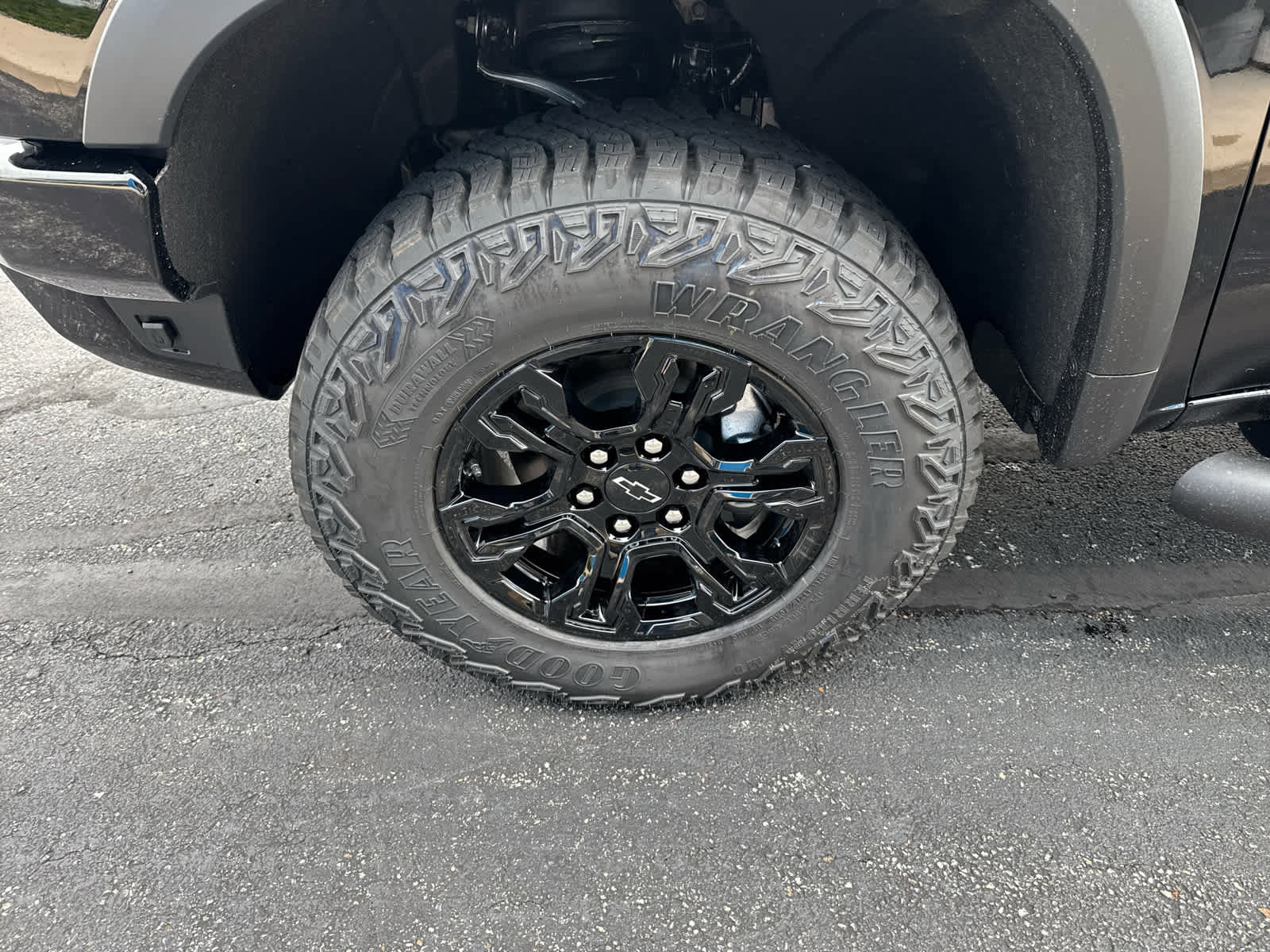 New 2026 Chevrolet Silverado 1500 ZR2 w/ Dark Appearance Package image 5