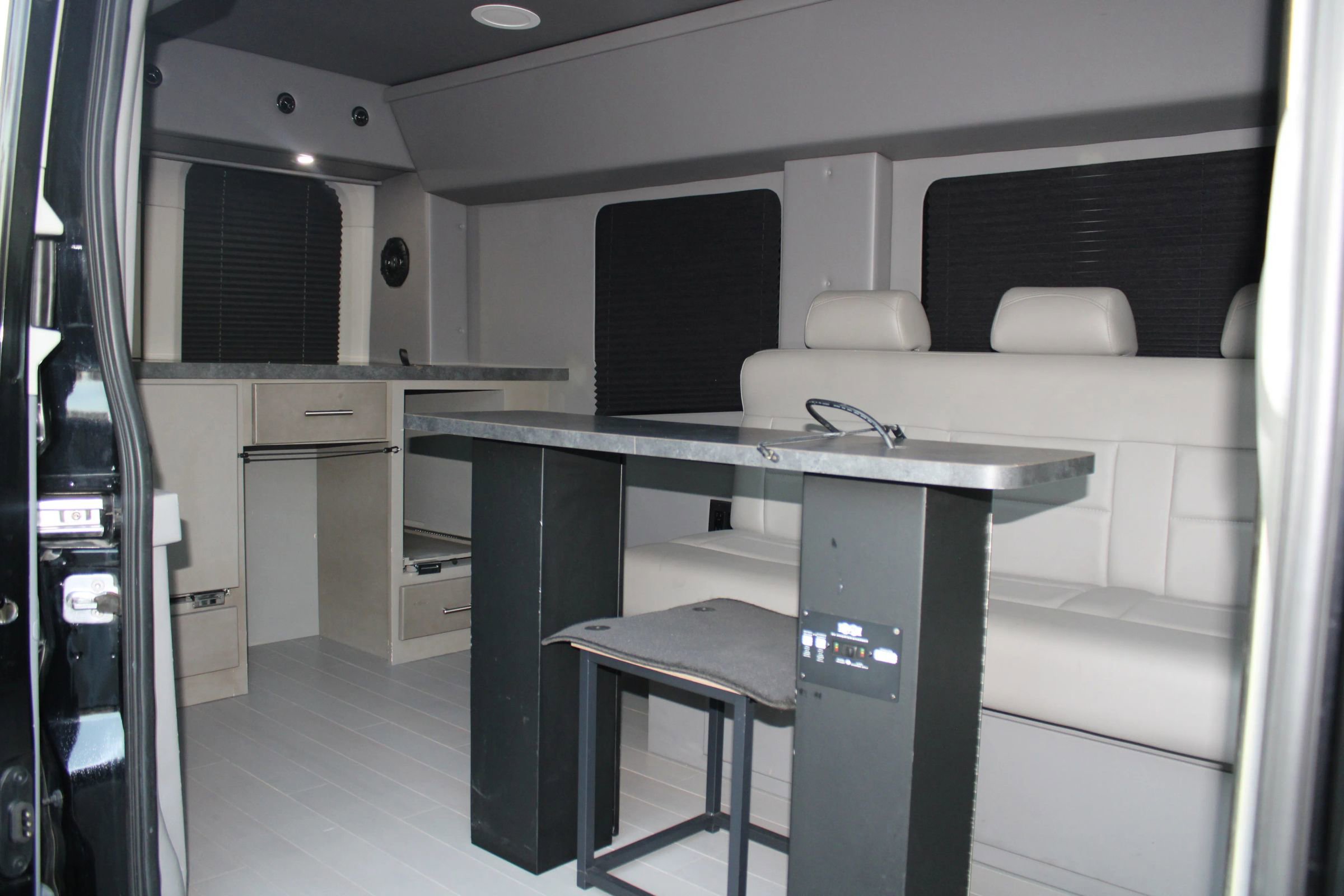 Used 2019 Ford Transit 350 XLT image 26