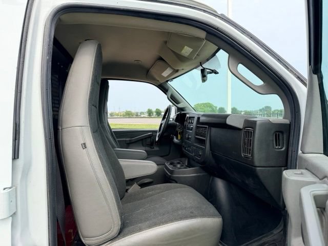 Used 2022 Chevrolet Express 2500 w/ Driver Convenience Package RWD image 11