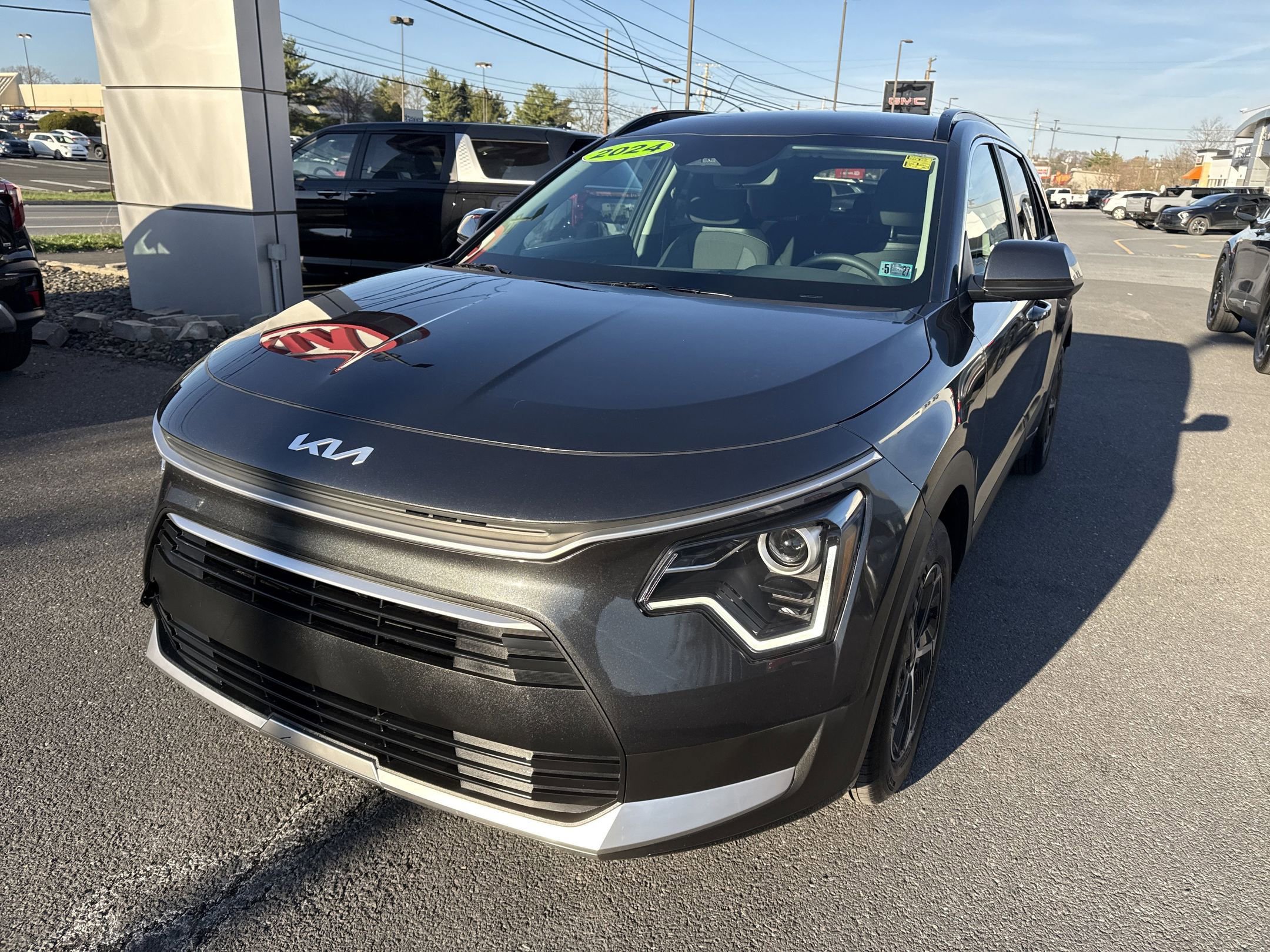 Used 2024 Kia Niro LX image 15