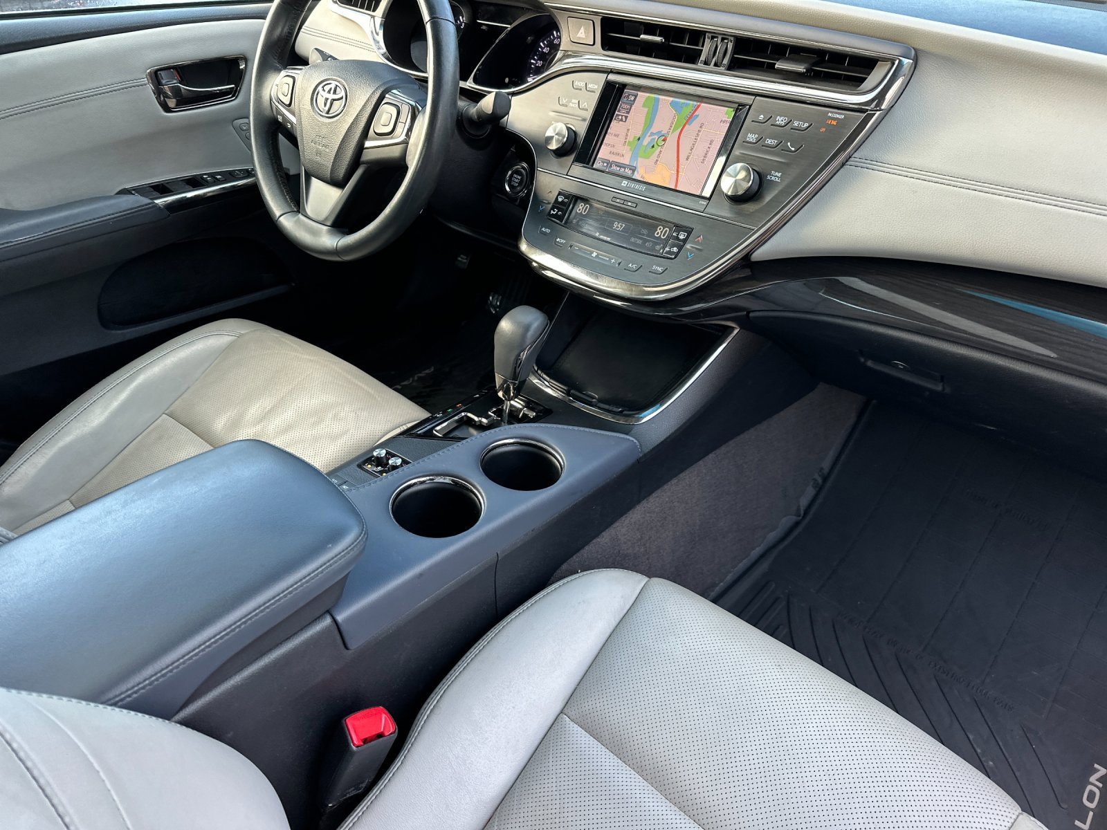 Used 2014 Toyota Avalon Limited image 15