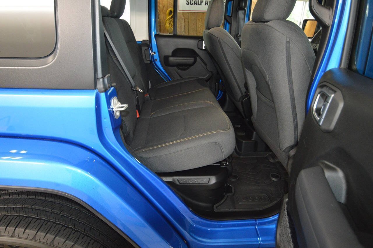 Used 2024 Jeep Wrangler Unlimited w/ Convenience Group AWD/4WD image 16
