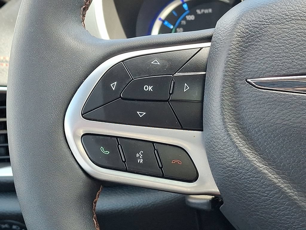 Used 2024 Chrysler Pacifica Pinnacle FWD image 24
