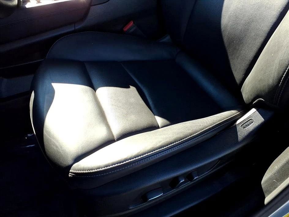 Used 2025 Cadillac XT6 Premium Luxury image 18