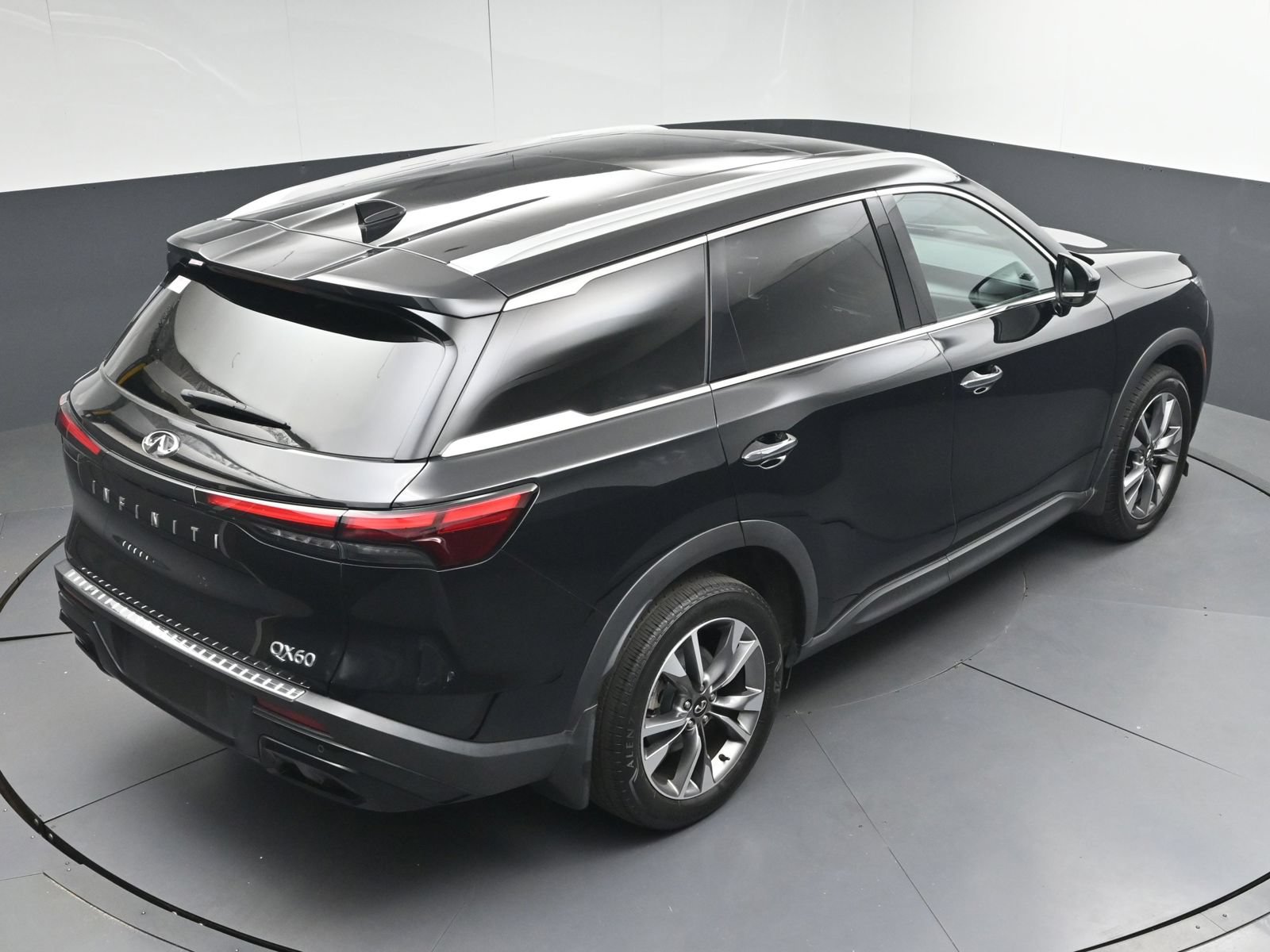 Used 2023 INFINITI QX60 Luxe w/ Cargo Package FWD image 36