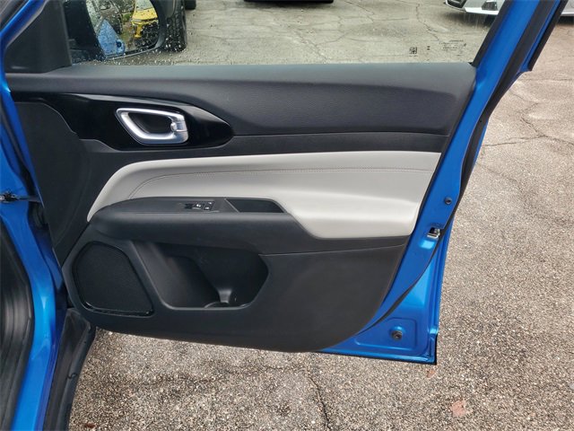 Used 2024 Jeep Compass Limited image 37