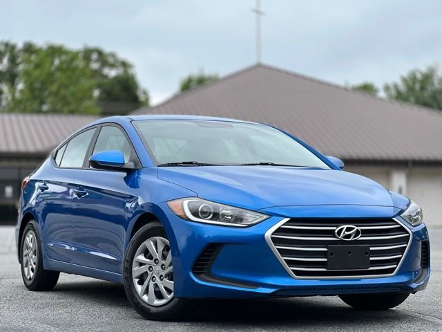 Used 2017 Hyundai Elantra SE w/ Cargo Package FWD image 3