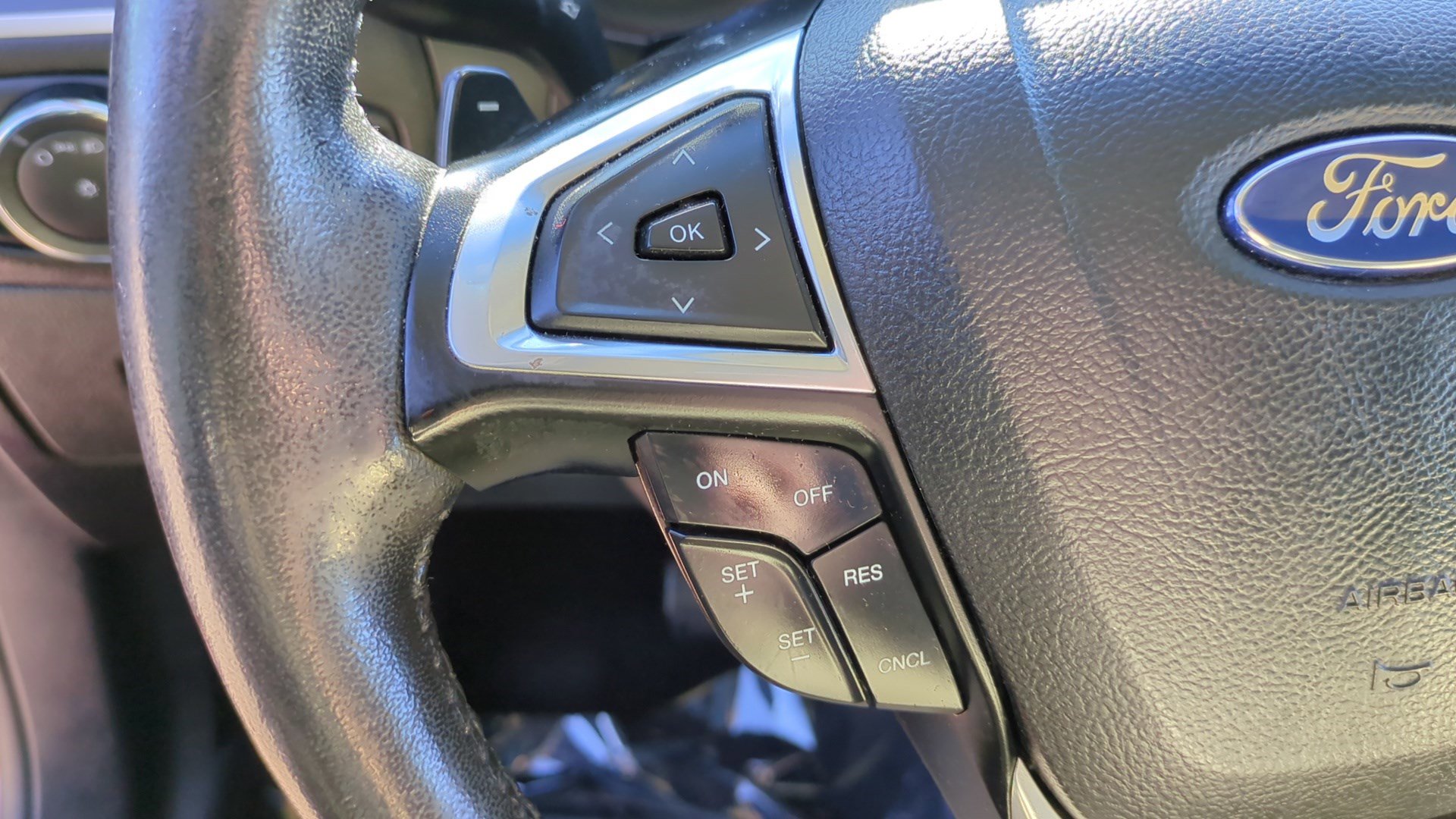 Used 2015 Ford Edge SEL w/ Equipment Group 201A image 17