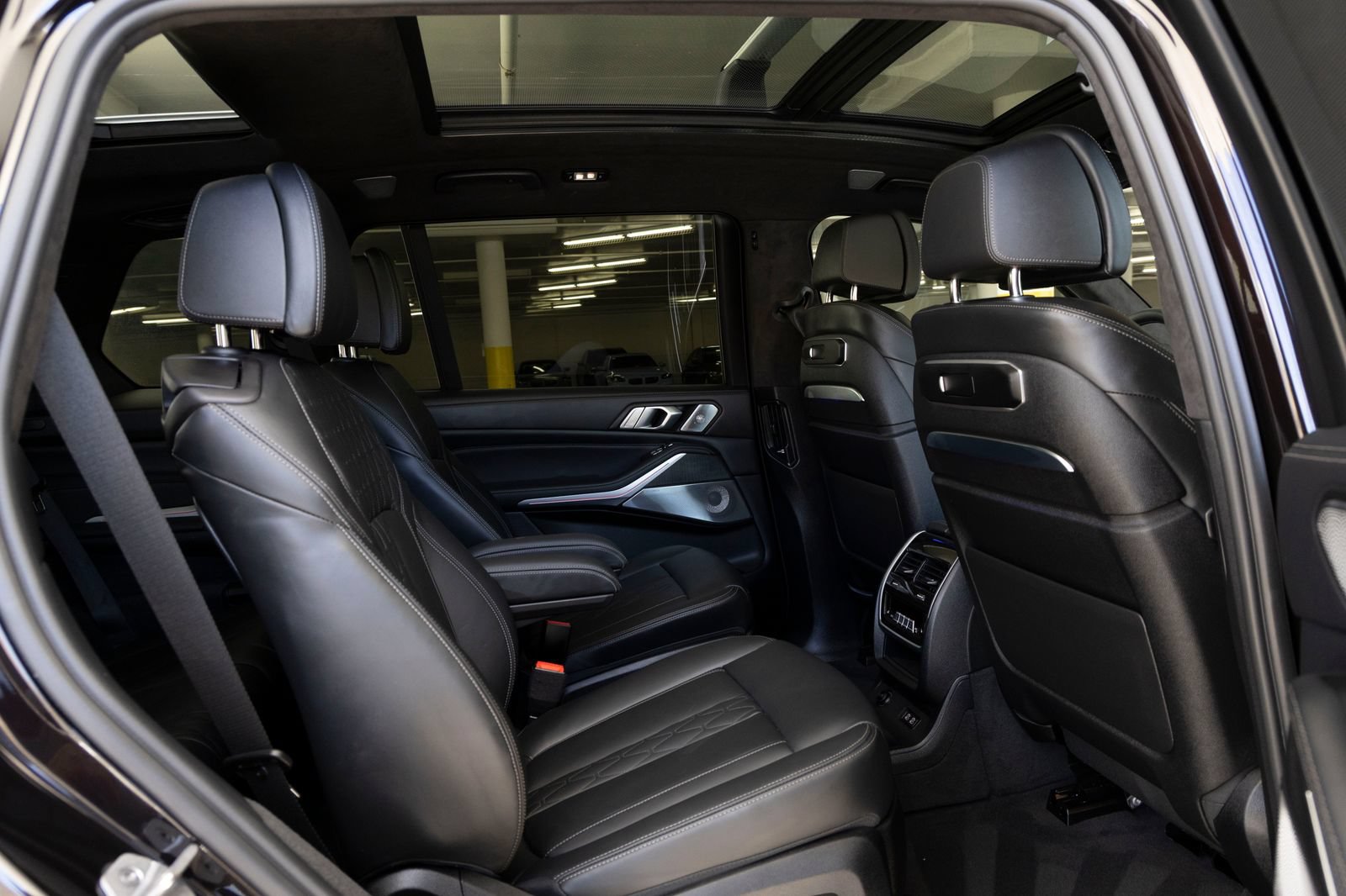 Used 2023 BMW ALPINA XB7 AWD/4WD image 34